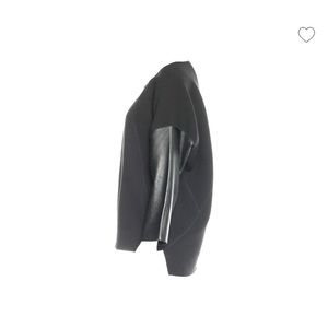 Derek lamb oversized shirt perfect for cool weather. Wear with shorts for Fall